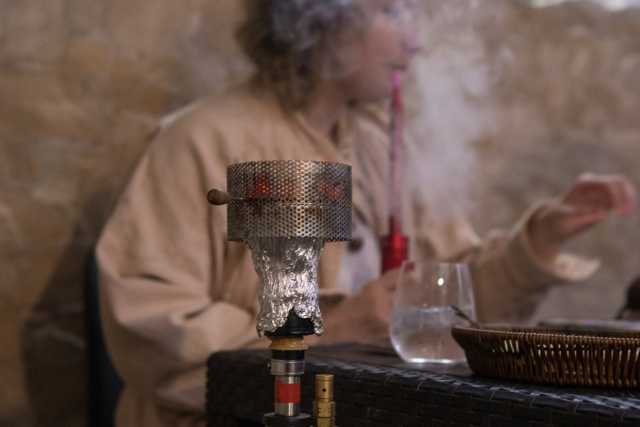 I "shisha bar" di Bari, l� dove si fuma il narghil�: �Un antico rito che invita alla lentezza�